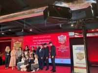 1f77bfeb-689b-4e95-97d2-75aa76f7c568